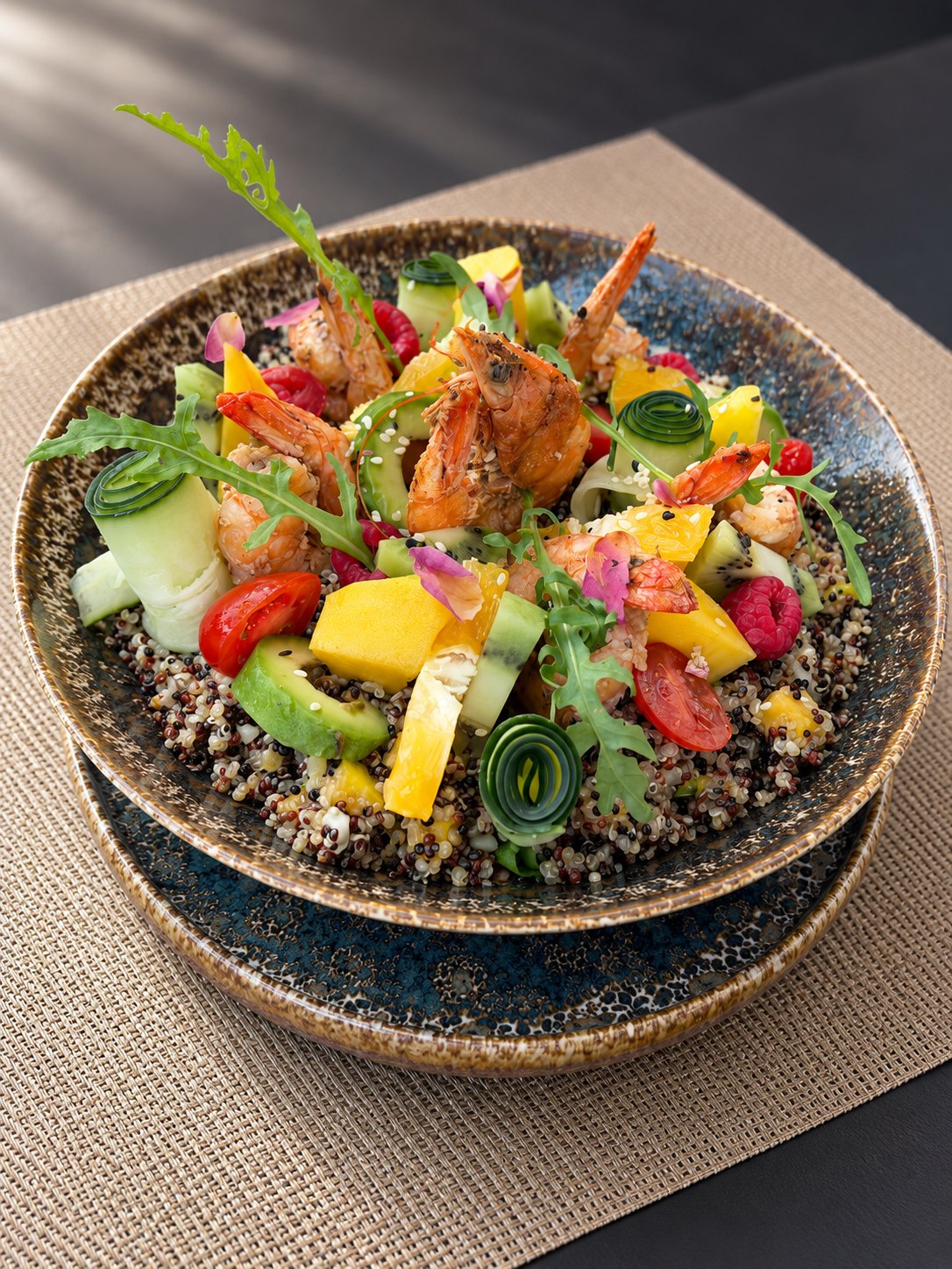 Bowl exotique au quinoa et crevettes